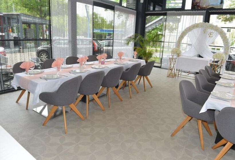 Primus Hotel & Apartments