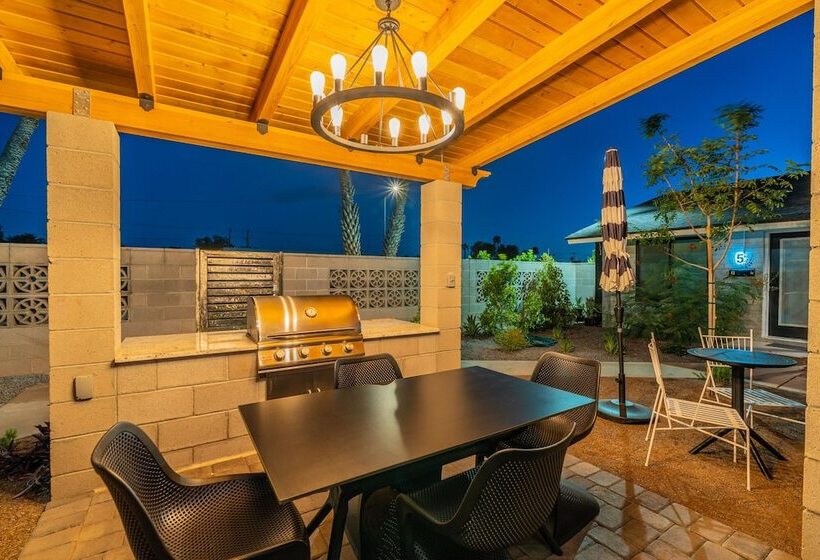 Ash & Ko Boutique Lodging