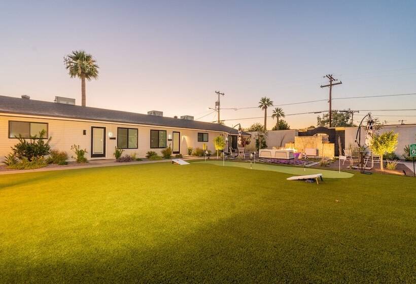 Ash & Ko Boutique Lodging