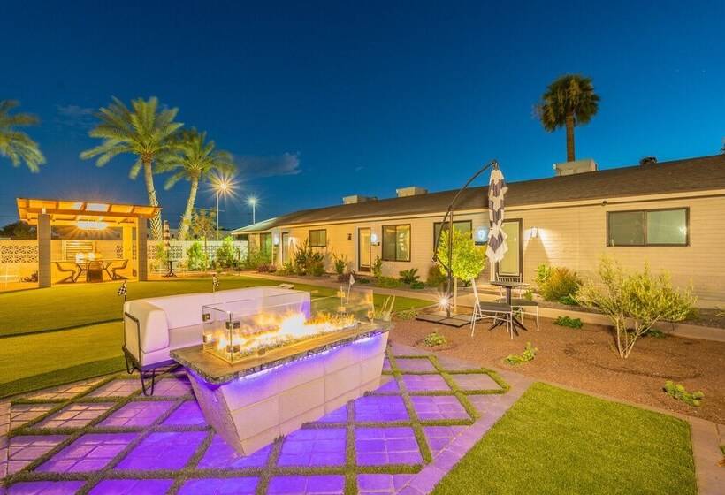 Ash & Ko Boutique Lodging