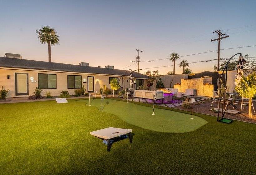 Ash & Ko Boutique Lodging