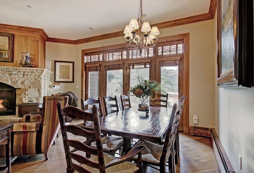 Bachelor Gulch Village