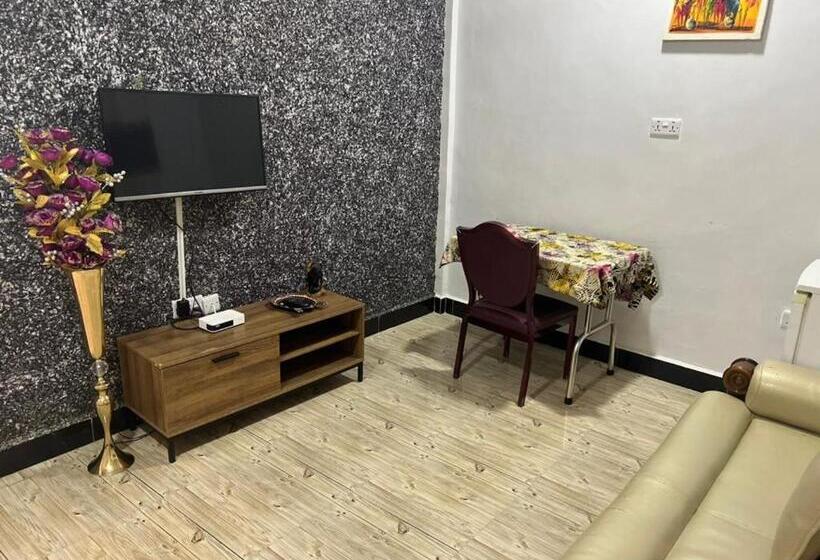 צימר Shamanice Lodge & Apartments