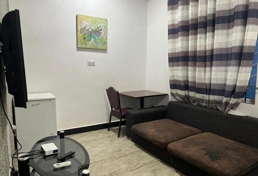تختخواب و صبحانه Shamanice Lodge & Apartments