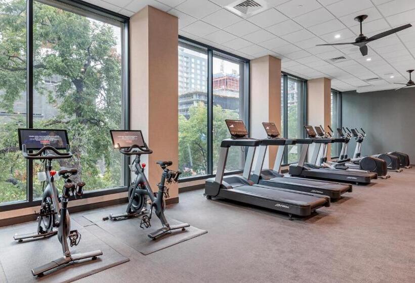 Cambria Hotel Austin Downtown