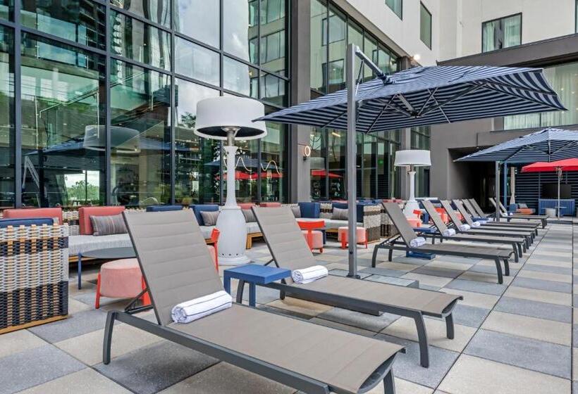 Cambria Hotel Austin Downtown