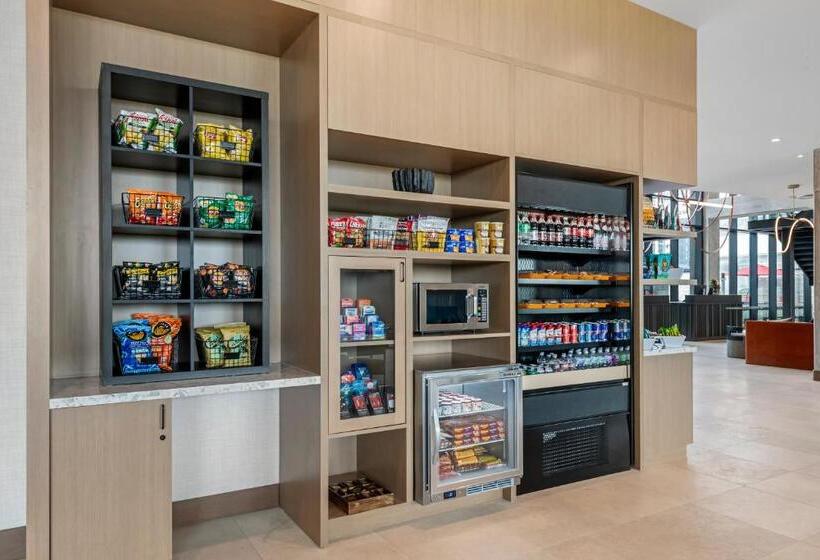 Cambria Hotel Austin Downtown