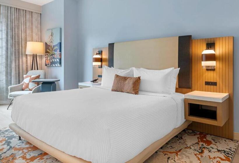 Cambria Hotel Austin Downtown