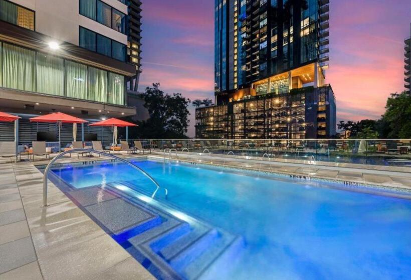 Cambria Hotel Austin Downtown