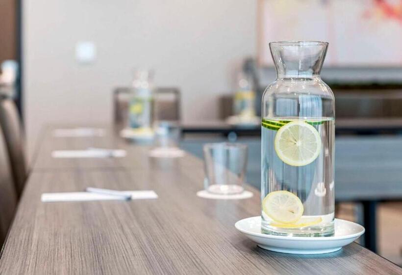 Cambria Hotel Austin Downtown