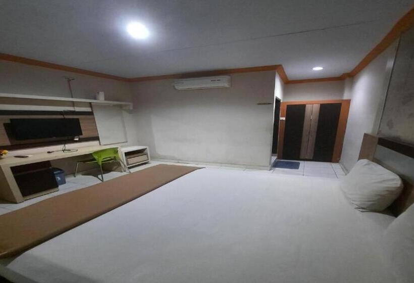 Collection O 93163 Hotel Grand Kartika