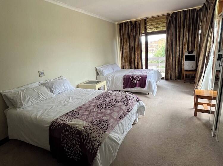 בית מלון כפרי Ab Lodge