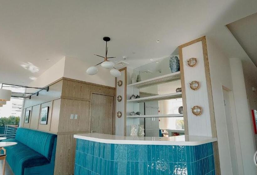 هتل Crissome Suite Azure North San Fernando Pampanga