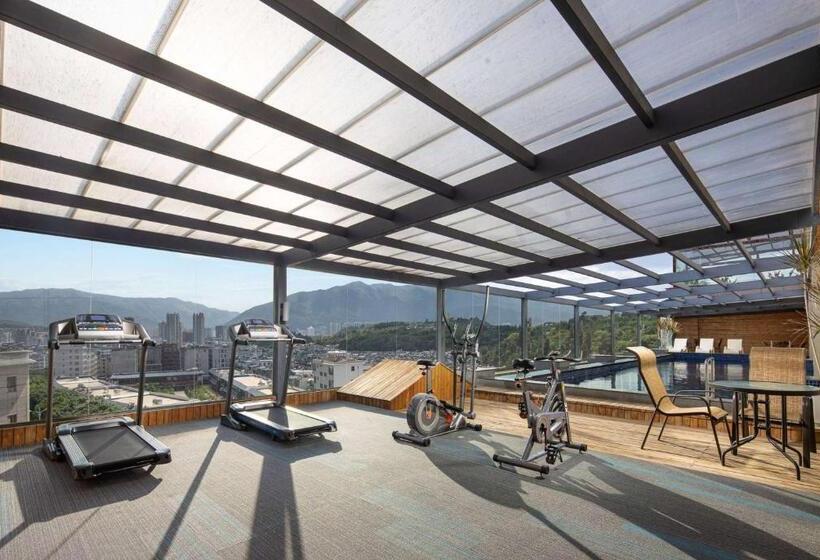 هتل Days Inn By Wyndham Dali Erhai Park