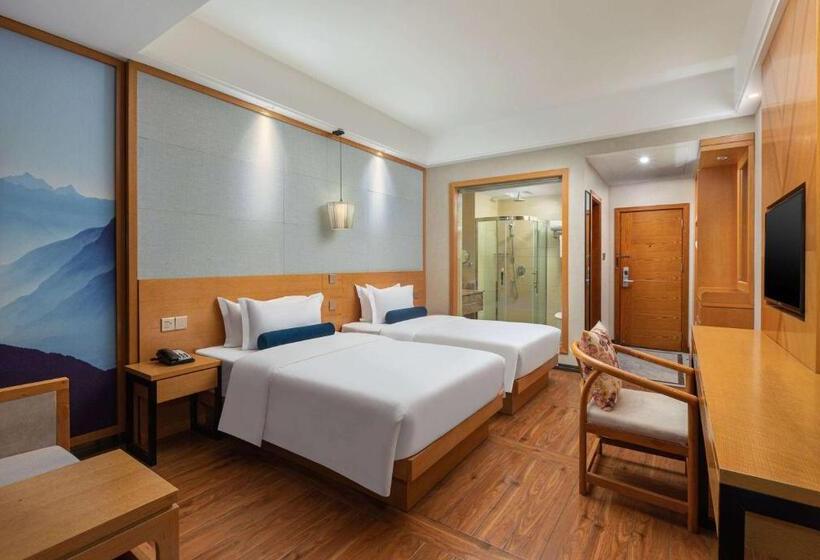 هتل Days Inn By Wyndham Dali Erhai Park