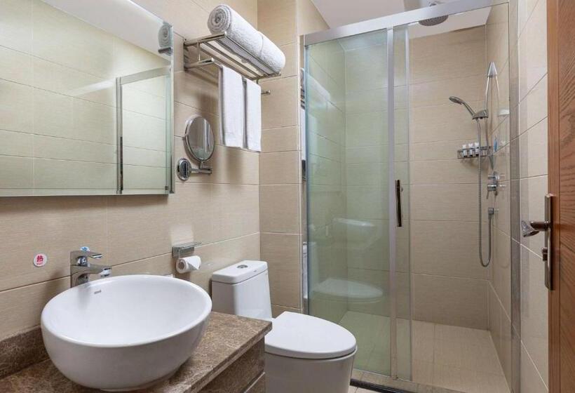 هتل Days Inn By Wyndham Dali Erhai Park