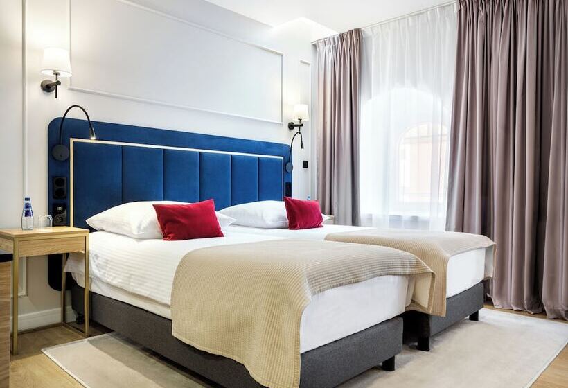 ホテル Golden Queen Deluxe Jacuzzi Apartments Old Town