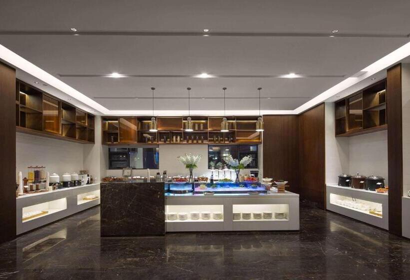 هتل Hawthorn By Wyndham Dali Erhai Park