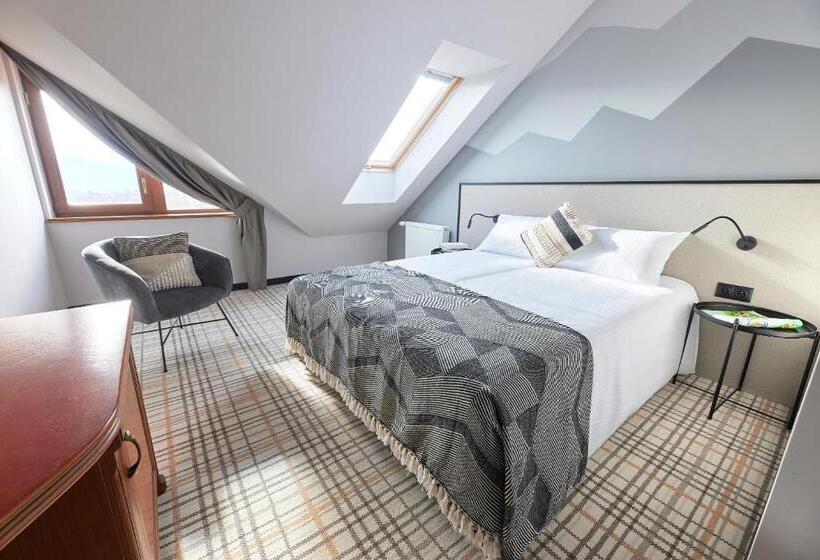 בית מלון כפרי Kyriad Karkonosze