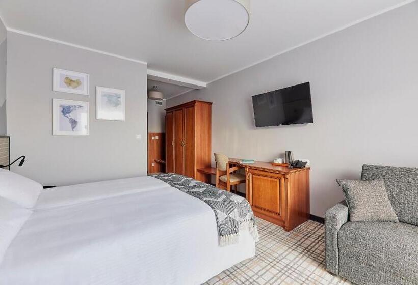 בית מלון כפרי Kyriad Karkonosze