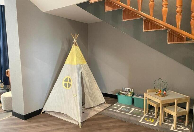 בית מלון כפרי Kyriad Karkonosze