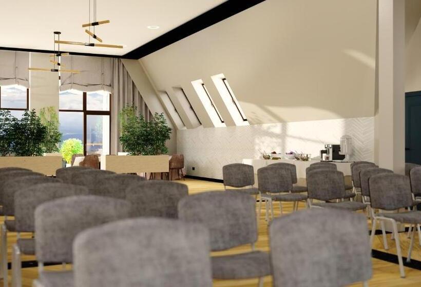 בית מלון כפרי Kyriad Karkonosze