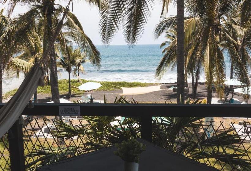 Lali Beach Hotel Boutique