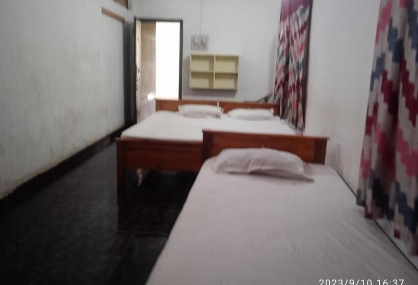 호텔 Layali Ooty Transit Lodging