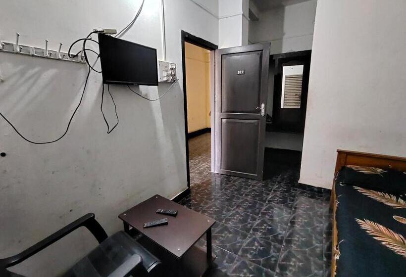 호텔 Layali Ooty Transit Lodging