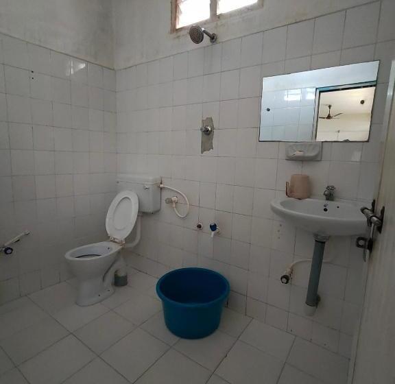 호텔 Layali Ooty Transit Lodging