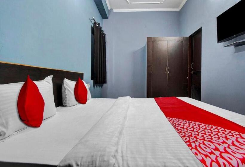 ホテル Oyo Flagship The Aana Inn