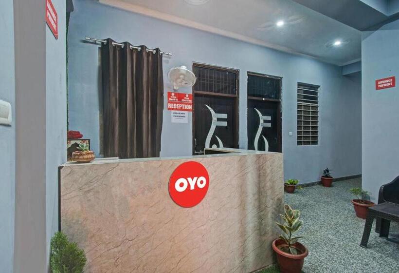 ホテル Oyo Flagship The Aana Inn