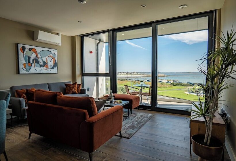 בית מלון כפרי Shoreline Apartments