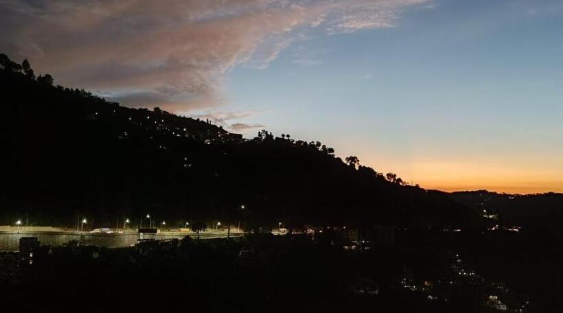 ホテル Sky Hill Top A Unit Of Kasauli View