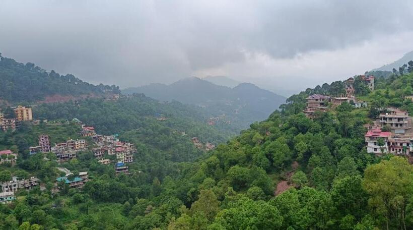 ホテル Sky Hill Top A Unit Of Kasauli View