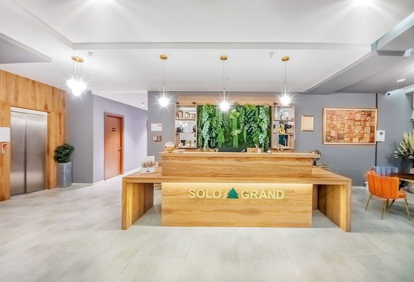 هتل Solo Grand Boshuri