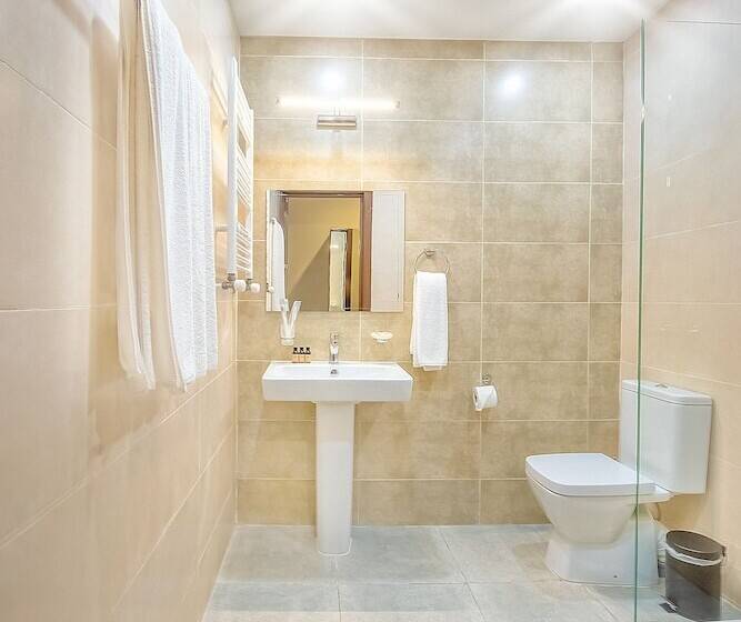 هتل Solo Grand Boshuri