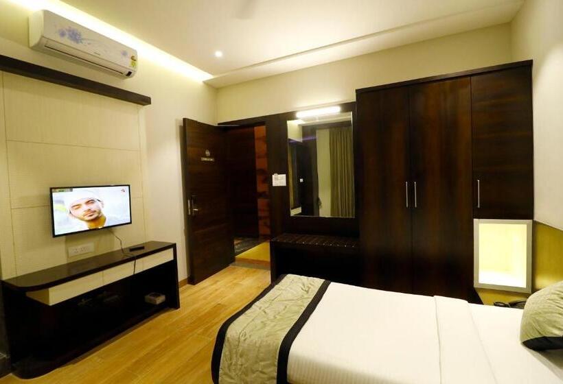 فندق The Royal Inn