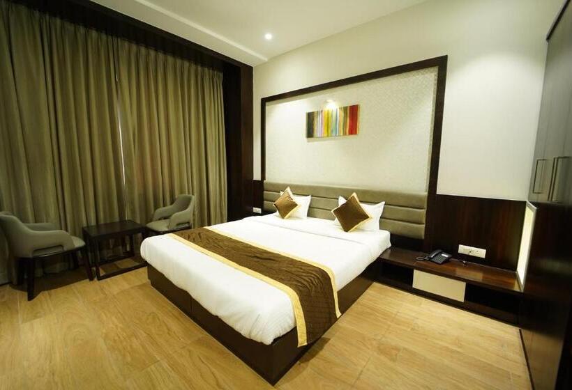 فندق The Royal Inn