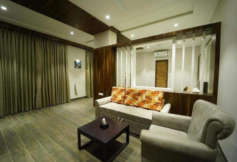 فندق The Royal Inn