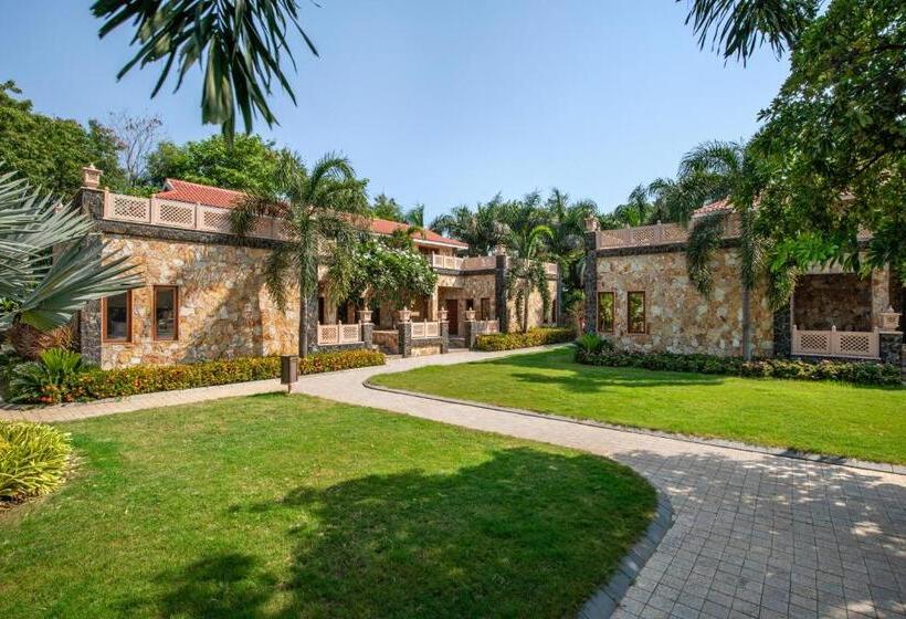 בית מלון כפרי Vikrama Sarovar Portico Pavagadh