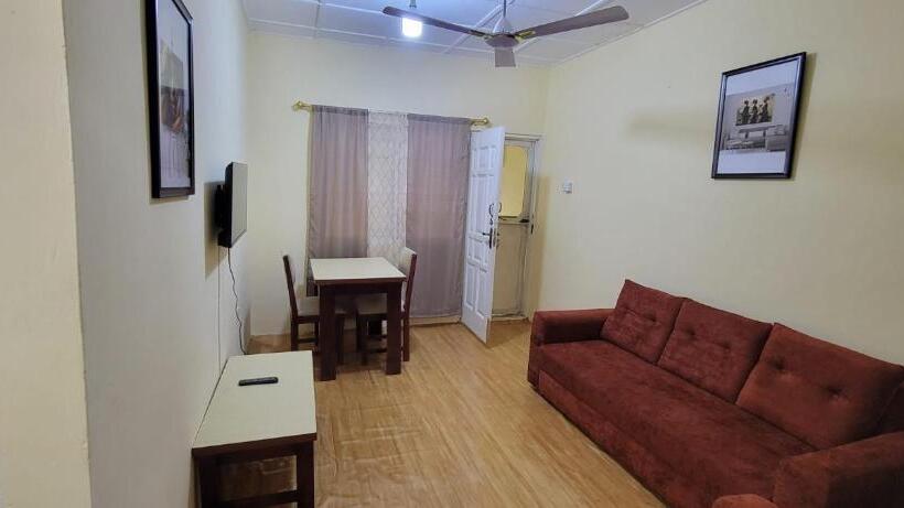 Lord S Hands Guest House Hotel