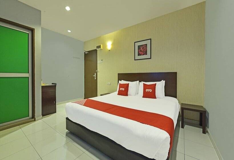 M Three Hotel By Oyo