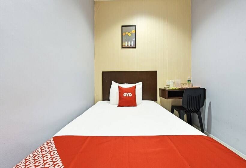 M Three Hotel By Oyo