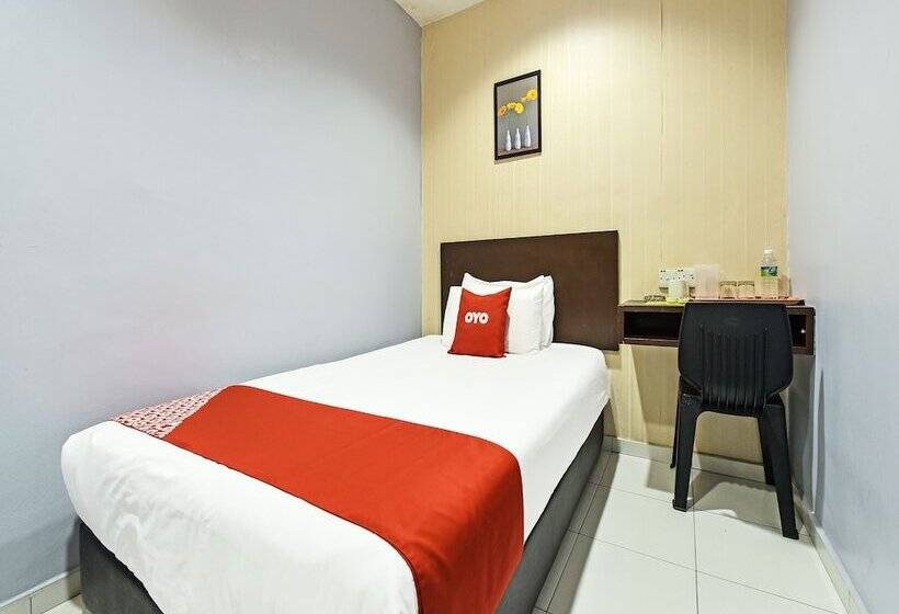 M Three Hotel By Oyo