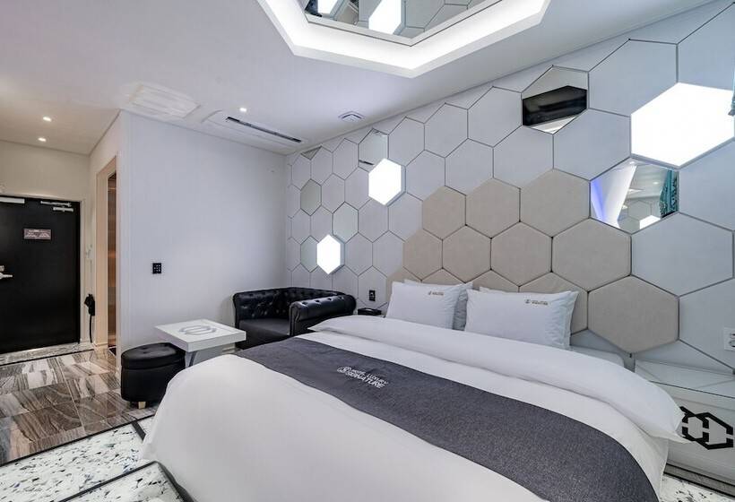 Motel Goseong Luxury Hotel Signature