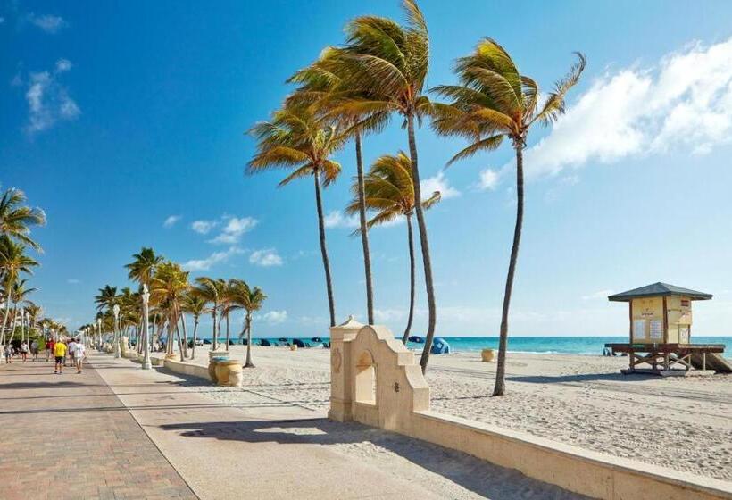 New! Beach Access With Rooftop Pool