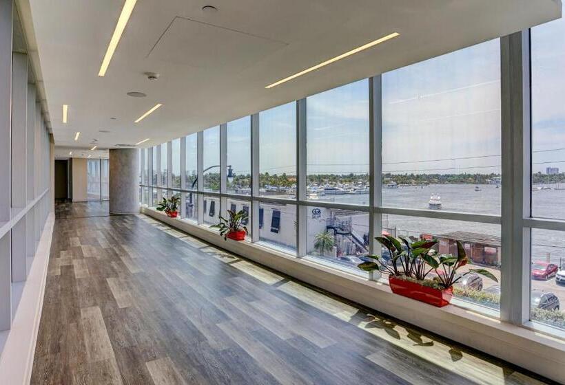 New! Beach Access With Rooftop Pool