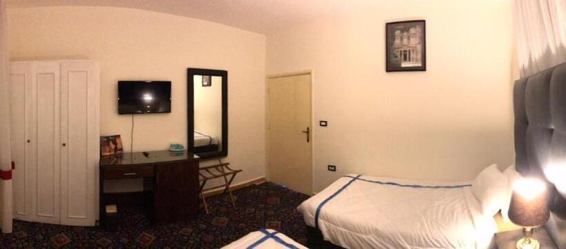 پانسیون Asser House