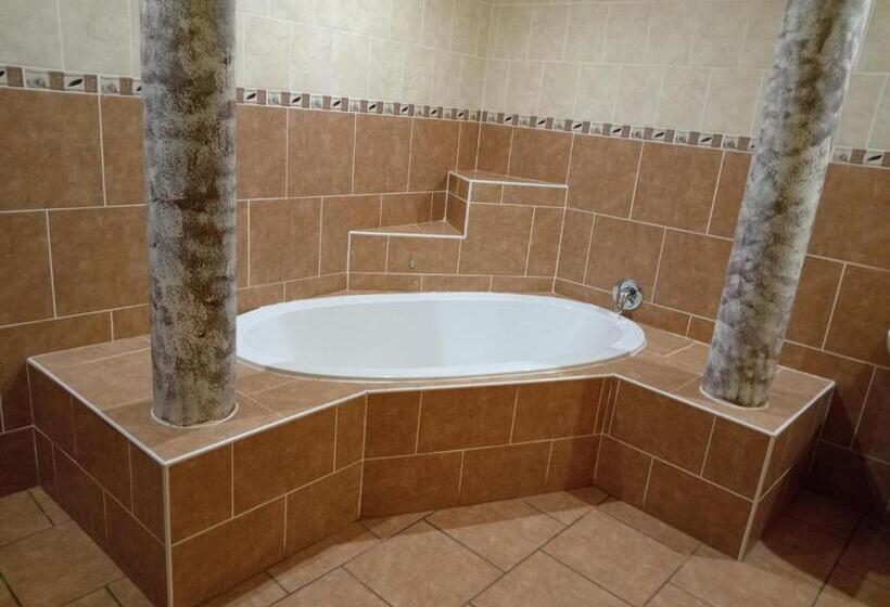 ペンション Family House